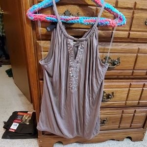 Tank top banded at the bottom